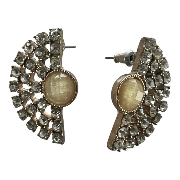 Elegant Vintage Syle Earrings from Forever21 - Picture 3 of 4